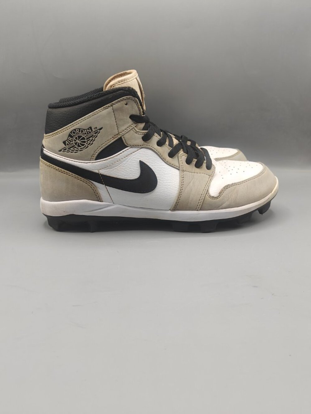 Nike Air Jordan 1 Retro Mid MCS Cleats Men's Sneaker Size 9 Tan BlackAV5354-012